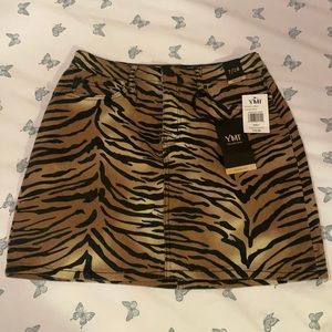 YMI tiger print skirt. NWT SIZE 7/28